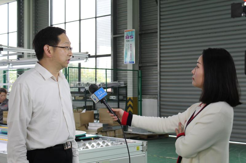 Warmly welcome the leadership of Hubei  Polythchnic University and Huangshi TV station to interview our company again.